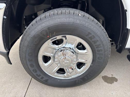 2026 RAM 2500 Tradesman Crew Cab 4x4 6'4' Box