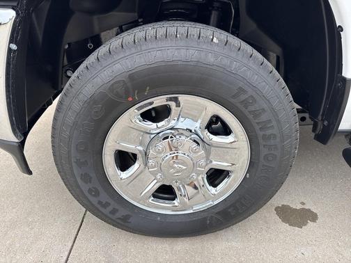 2026 RAM 2500 Tradesman Crew Cab 4x4 6'4' Box