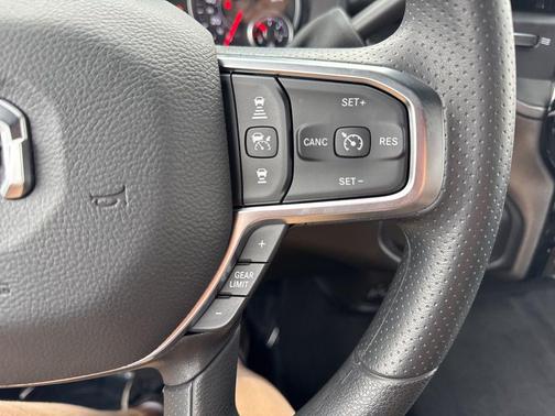 2026 RAM 2500 Tradesman Crew Cab 4x4 6'4' Box