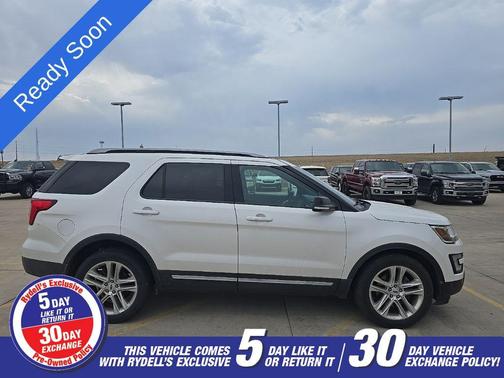 White 2017 Ford Explorer XLT