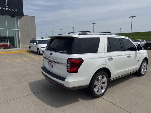 Star White Metallic Tri-Coat 2024 Ford Expedition King Ranch