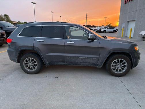 Granite Crystal Metallic Clearcoat 2015 Jeep Grand Cherokee Limited