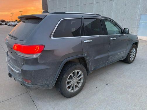 Granite Crystal Metallic Clearcoat 2015 Jeep Grand Cherokee Limited