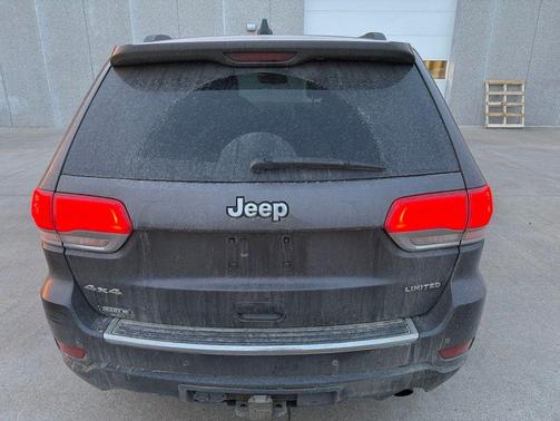 Granite Crystal Metallic Clearcoat 2015 Jeep Grand Cherokee Limited