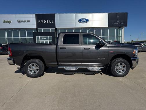 Granite Crystal Metallic Clearcoat 2022 RAM 2500 Big Horn Crew Cab 4x4 6'4' Box