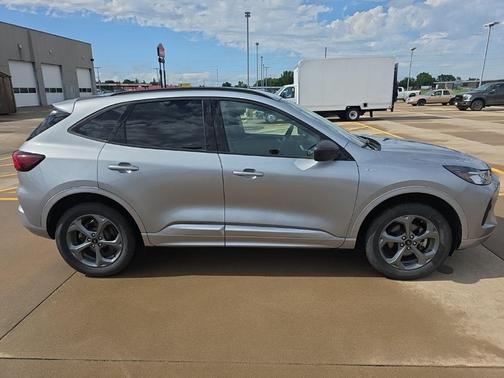 Iconic Silver Metallic 2024 Ford Escape ST-Line