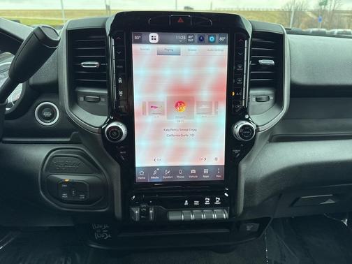 2026 RAM 2500 Tradesman Crew Cab 4x4 6'4' Box