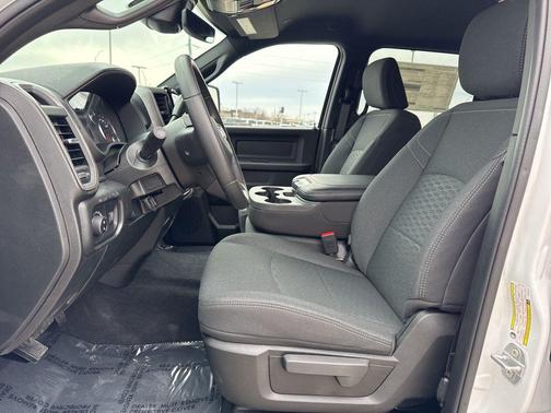 2026 RAM 2500 Tradesman Crew Cab 4x4 6'4' Box