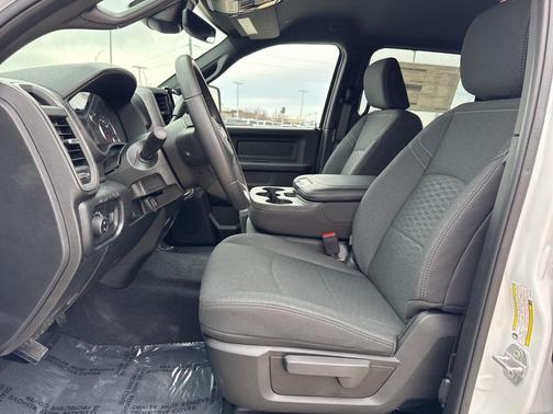 2026 RAM 2500 Tradesman Crew Cab 4x4 6'4' Box