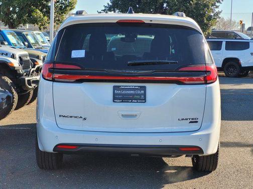 2025 Chrysler Pacifica Limited