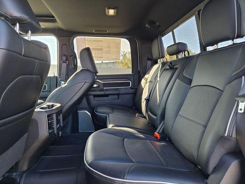 2026 RAM 2500 Laramie Crew Cab 4x4 8' Box