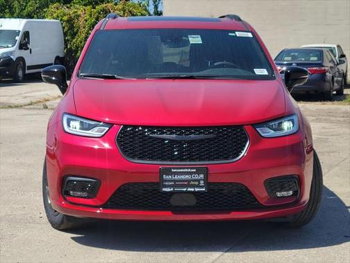 2025 Chrysler Pacifica Hybrid Premium S Appearance Pkg