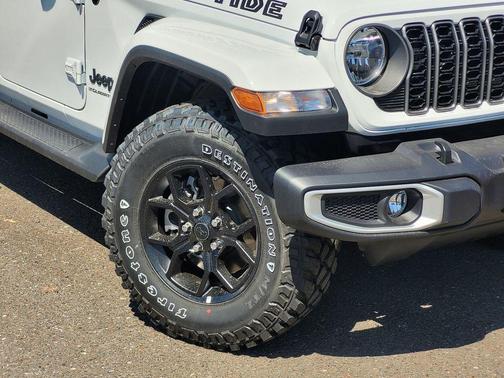 2025 Jeep Gladiator High Tide