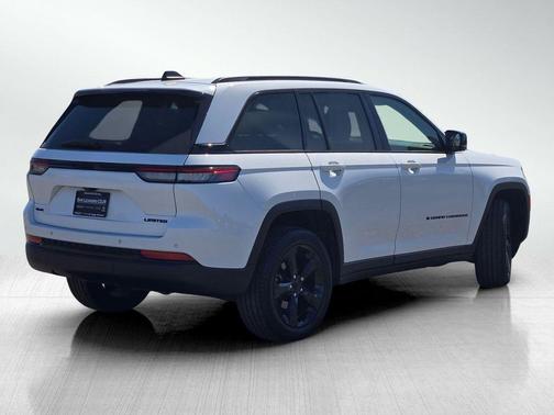 Bright White Clearcoat 2023 Jeep Grand Cherokee Limited