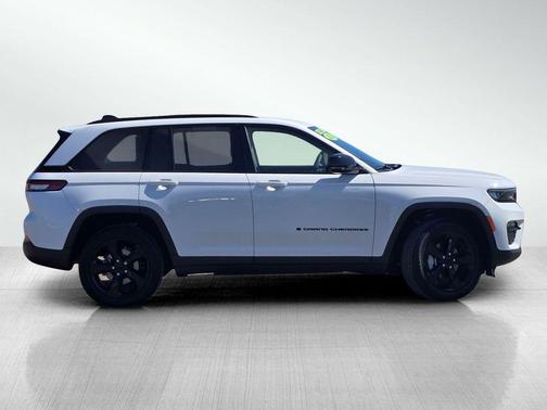 Bright White Clearcoat 2023 Jeep Grand Cherokee Limited