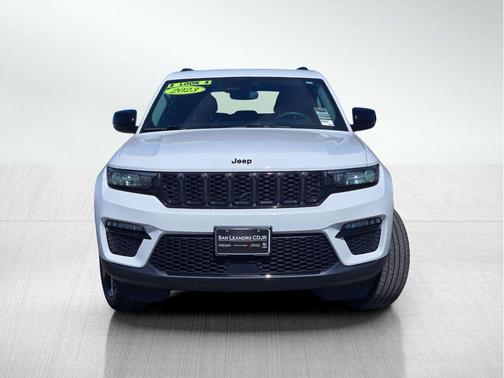 Bright White Clearcoat 2023 Jeep Grand Cherokee Limited
