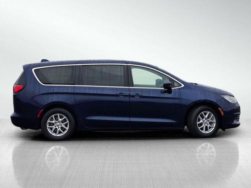 2017 Chrysler Pacifica LX