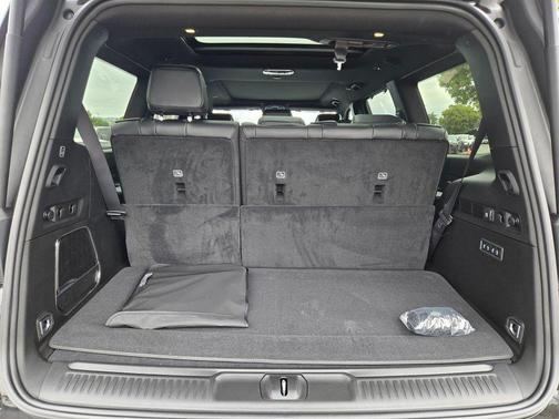 High Gloss Black 2026 Jeep Grand Wagoneer Limited Reserve 4x4