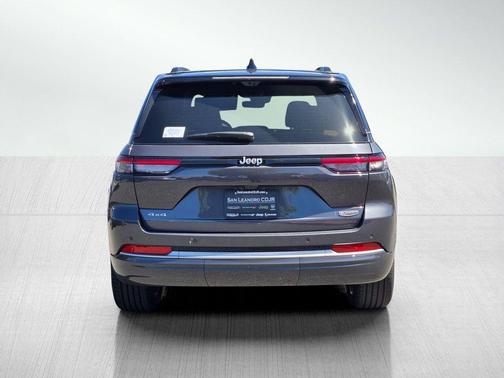 baltic gray metallic clearcoat 2026 Jeep Grand Cherokee Summit