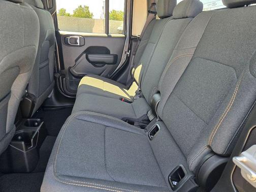 2025 Jeep Gladiator Sport S