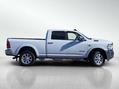 2020 RAM 2500 Laramie Crew Cab 4x4 6'4' Box