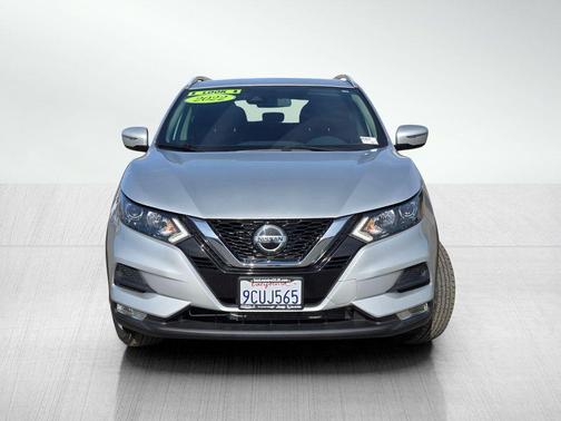 2022 Nissan Rogue Sport SV