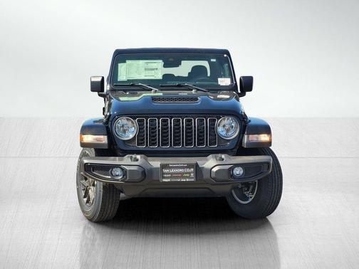 Black Clearcoat 2025 Jeep Gladiator Sport S