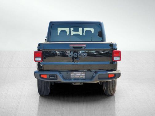 Black Clearcoat 2025 Jeep Gladiator Sport S