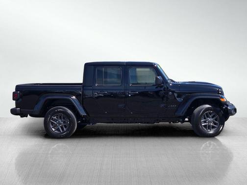 Black Clearcoat 2025 Jeep Gladiator Sport S