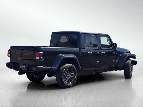 Black Clearcoat 2025 Jeep Gladiator Sport S