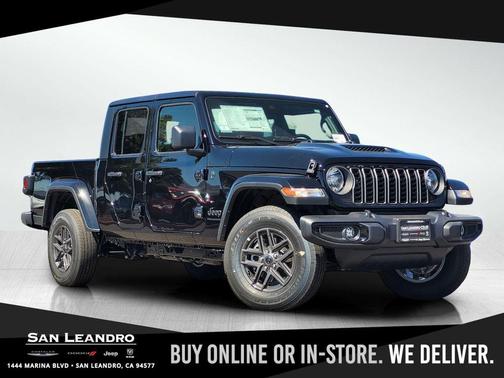 Black Clearcoat 2025 Jeep Gladiator Sport S