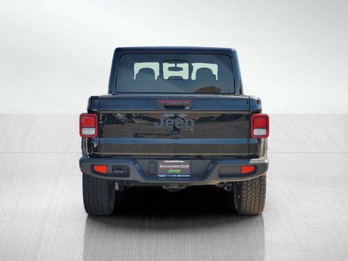 2025 Jeep Gladiator Nighthawk