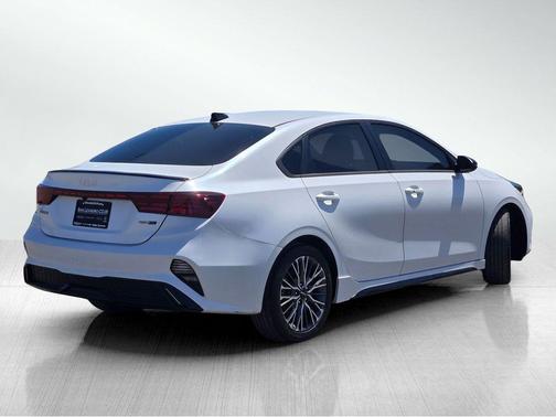 Snow White Pearl 2024 Kia Forte GT-Line