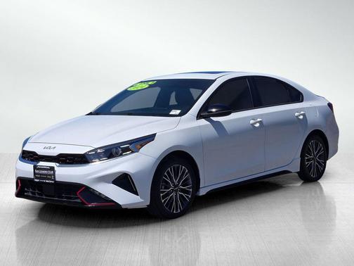 Snow White Pearl 2024 Kia Forte GT-Line
