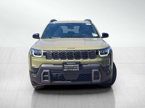 '41 2026 Jeep Cherokee Laredo