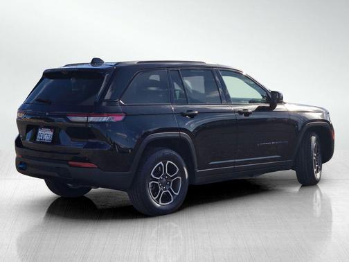 Diamond Black Crystal Pearlcoat 2022 Jeep Grand Cherokee 4xe Trailhawk
