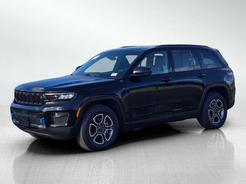Diamond Black Crystal Pearlcoat 2022 Jeep Grand Cherokee 4xe Trailhawk