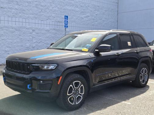 Diamond Black Crystal Pearlcoat 2022 Jeep Grand Cherokee 4xe Trailhawk