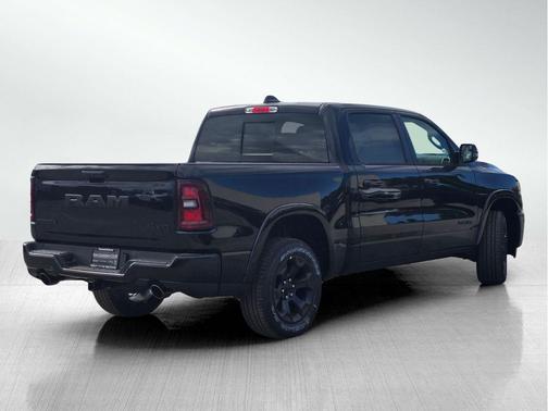 Diamond Black Crystal Pearlcoat 2026 RAM 1500 Big Horn/Lone Star