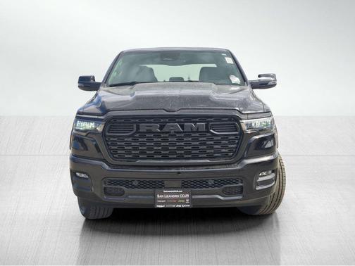 Diamond Black Crystal Pearlcoat 2026 RAM 1500 Big Horn/Lone Star