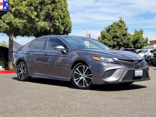 Predawn Gray Mica 2018 Toyota Camry SE