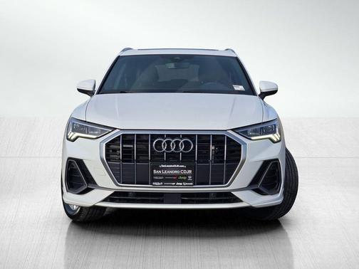 2024 Audi Q3 Premium 45 TFSI S line quattro Tiptronic