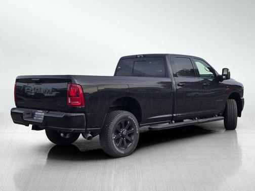 2026 RAM 3500 Laramie Crew Cab 4x4 8' Box
