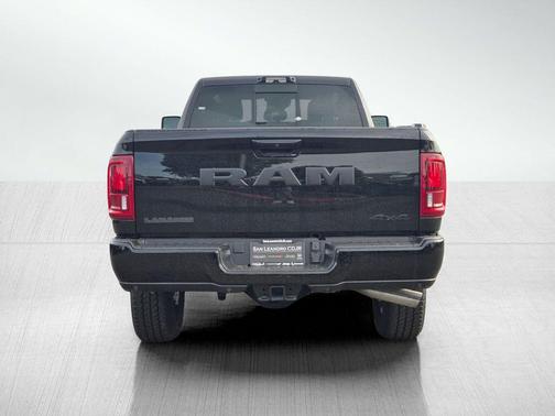 2026 RAM 3500 Laramie Crew Cab 4x4 8' Box