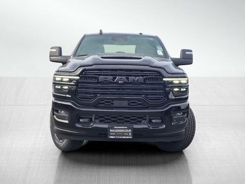 2026 RAM 3500 Laramie Crew Cab 4x4 8' Box