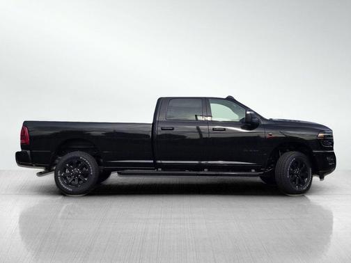 2026 RAM 3500 Laramie Crew Cab 4x4 8' Box
