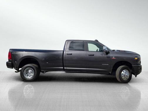 2025 RAM 3500 Laramie Crew Cab 4x4 8' Box