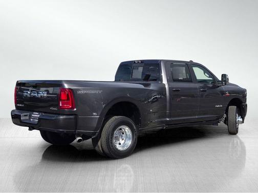 2025 RAM 3500 Laramie Crew Cab 4x4 8' Box