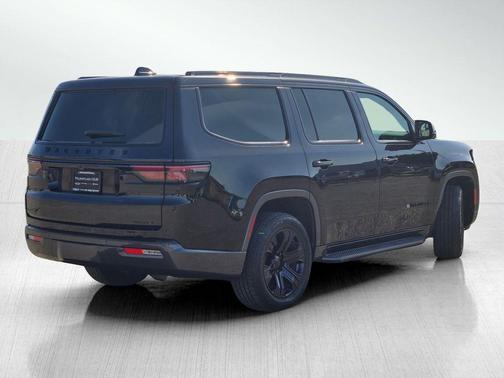 Diamond Black Crystal Pearlcoat 2022 Jeep Wagoneer Series III 4x2