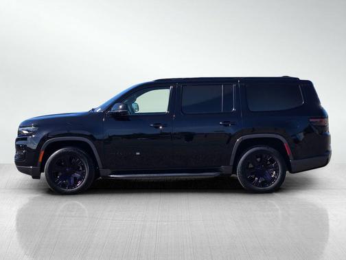 Diamond Black Crystal Pearlcoat 2022 Jeep Wagoneer Series III 4x2